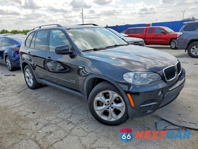 Czwarte zdjęcie samochodu z boku: 2013 BMW X5 XDRIVE35I VIN:5UXZV4C51D0E04665 - miniatura