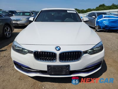 Piąte zdjęcie samochodu w środku: 2016 BMW 328 XI SULEV VIN:WBA8E3G57GNU05662 - miniatura