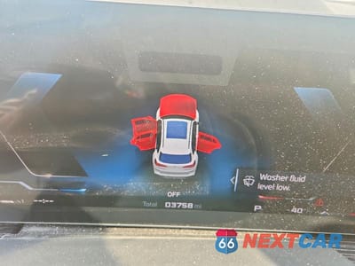 Zdjęcie 9 z 12 samochodu: 2026 BMW X5 M60I VIN:5UX33EU04T9270259 - miniatura