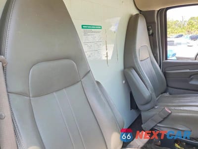 Zdjęcie 11 z 13 samochodu: 2013 GMC SAVANA BOX TRUCK VIN:1GDY72CAXD1900804 - miniatura