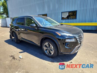 Czwarte zdjęcie samochodu z boku: 2025 NISSAN ROGUE SV VIN:5N1BT3BB9SC827850 - miniatura