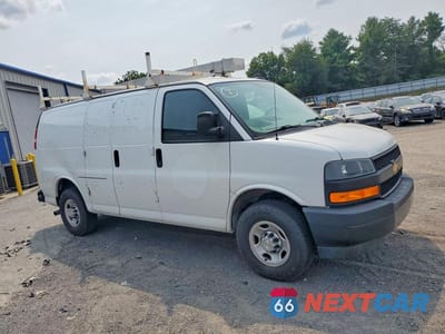 Czwarte zdjęcie samochodu z boku: 2021 CHEVROLET EXPRESS G2500 VIN:1GCWGAFP1M1257118 - miniatura