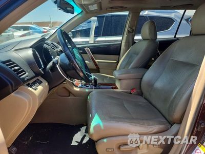 Zdjęcie 7 z 13 samochodu: 2011 TOYOTA HIGHLANDER VIN:5TDDK3EH1BS063152 - miniatura