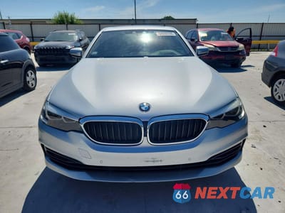 Piąte zdjęcie samochodu w środku: 2018 BMW 530 I VIN:WBAJA5C54JWA36116 - miniatura