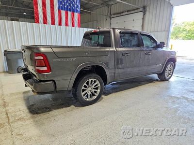 Trzecie zdjęcie samochodu z tyłu: 2021 RAM 1500 LARAMIE VIN:1C6SRFJT1MN806424 - miniatura