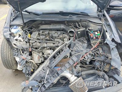 Zdjęcie 11 z 12 samochodu: 2014 VOLKSWAGEN GTI VIN:WVWHD7AJ5EW011068 - miniatura