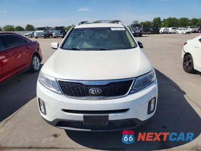 Piąte zdjęcie samochodu w środku: 2014 KIA SORENTO LX VIN:5XYKT3A61EG523193 - miniatura