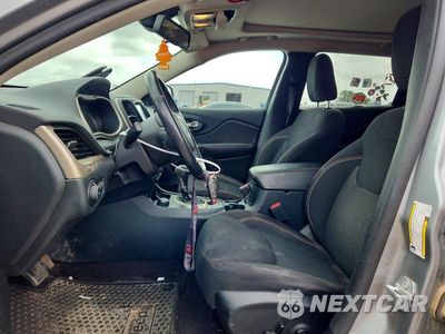 Zdjęcie 7 z 13 samochodu: 2016 JEEP CHEROKEE LATITUDE VIN:1C4PJMCS8GW269189 - miniatura