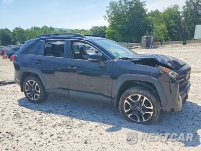 Czwarte zdjęcie samochodu z boku: 2019 TOYOTA RAV4 ADVENTURE VIN:2T3J1RFV4KW016435 - miniatura
