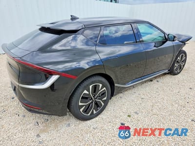 Trzecie zdjęcie samochodu z tyłu: 2024 KIA EV6 WIND VIN:KNDC34LA4R5193849 - miniatura
