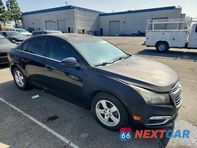 Czwarte zdjęcie samochodu z boku: 2015 CHEVROLET CRUZE LT VIN:1G1PC5SB7F7184864 - miniatura