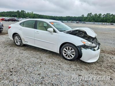 Czwarte zdjęcie samochodu z boku: 2014 LEXUS ES 300H VIN:JTHBW1GGXE2057901 - miniatura