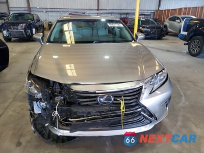 Piąte zdjęcie samochodu w środku: 2017 LEXUS ES 350 VIN:58ABK1GG2HU068997 - miniatura