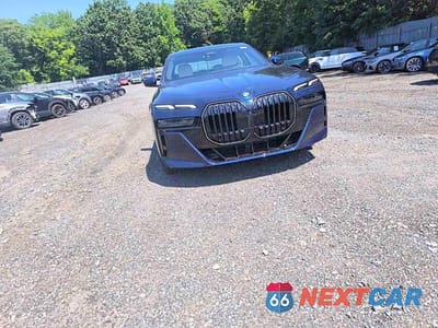 Piąte zdjęcie samochodu w środku: 2026 BMW 740 XI VIN:WBA33EH02TCW78982 - miniatura
