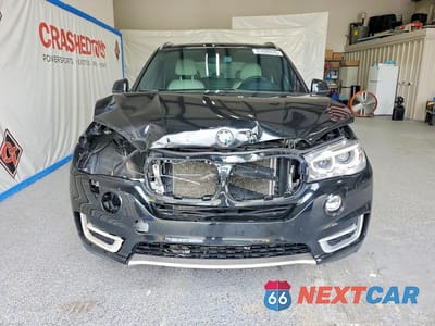 Piąte zdjęcie samochodu w środku: 2017 BMW X5 XDRIVE35I VIN:5UXKR0C3XH0V73342 - miniatura