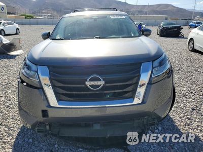 Piąte zdjęcie samochodu w środku: 2022 NISSAN PATHFINDER SV VIN:5N1DR3BA2NC240232 - miniatura