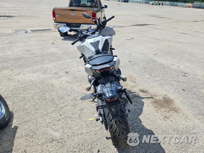 Czwarte zdjęcie samochodu z boku: 2025 YAMAHA MT09 VIN:JYARN94E9SA002759 - miniatura