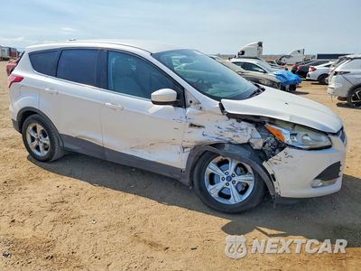 Czwarte zdjęcie samochodu z boku: 2014 FORD ESCAPE SE VIN:1FMCU0GX7EUD66019 - miniatura