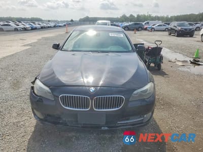 Piąte zdjęcie samochodu w środku: 2011 BMW 528 I VIN:WBAFR1C57BC741239 - miniatura