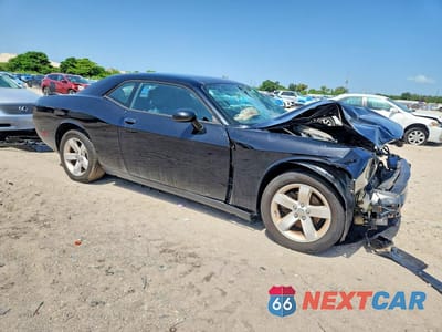 Czwarte zdjęcie samochodu z boku: 2013 DODGE CHALLENGER SXT VIN:2C3CDYAG3DH669882 - miniatura