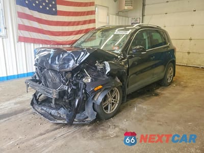 2011 VOLKSWAGEN TIGUAN S WVGBV7AX9BW532180 - główne zdjęcie licytacji z USA - miniatura