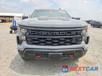 Piąte zdjęcie samochodu w środku: 2024 CHEVROLET SILVERADO K1500 TRAIL BOSS CUSTOM VIN:3GCUDCE88RG447092 - miniatura