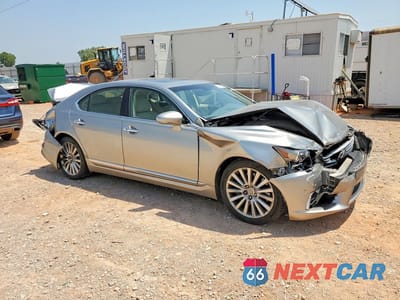 Czwarte zdjęcie samochodu z boku: 2016 LEXUS LS 460 VIN:JTHCL5EF2G5027520 - miniatura