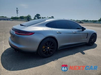 Trzecie zdjęcie samochodu z tyłu: 2018 PORSCHE PANAMERA 4 VIN:WP0AA2A72JL108659 - miniatura