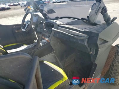 Piąte zdjęcie samochodu w środku: 2015 CAN-AM MAVERICK UTILITY VEHICLE VIN:3JBPDAR29FJ001140 - miniatura