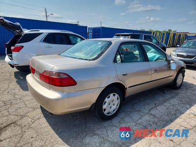 Trzecie zdjęcie samochodu z tyłu: 2000 HONDA ACCORD LX VIN:1HGCG5641YA060652 - miniatura