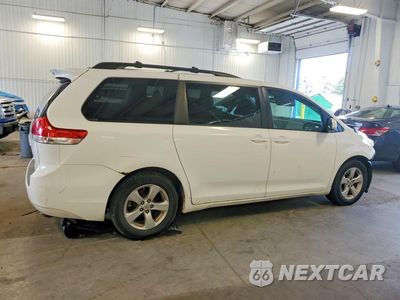 Trzecie zdjęcie samochodu z tyłu: 2013 TOYOTA SIENNA LE VIN:5TDKK3DC2DS382642 - miniatura