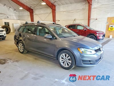 Czwarte zdjęcie samochodu z boku: 2017 VOLKSWAGEN GOLF SPORTWAGEN S VIN:3VW017AU8HM512716 - miniatura