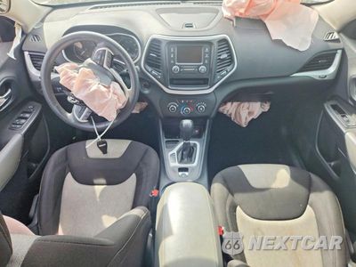 Zdjęcie 8 z 12 samochodu: 2014 JEEP CHEROKEE SPORT VIN:1C4PJLAB1EW314595 - miniatura