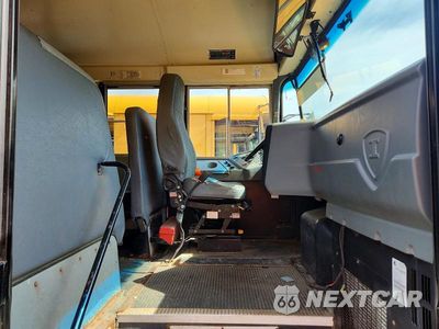 Piąte zdjęcie samochodu w środku: 2015 IC CORPORATION 3000 CE SCHOOL BUS VIN:4DRBUC8P6FB689647 - miniatura