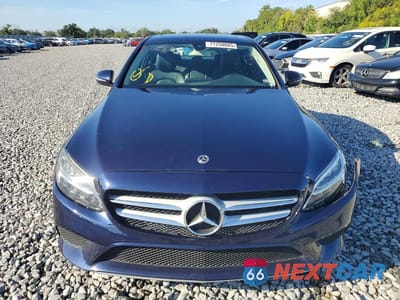 Piąte zdjęcie samochodu w środku: 2019 MERCEDES-BENZ C 300 VIN:55SWF8DB1KU308350 - miniatura