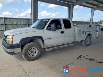 2006 CHEVROLET SILVERADO C2500 HEAVY DUTY 1GCHC29U46E285812 - główne zdjęcie licytacji z USA - miniatura