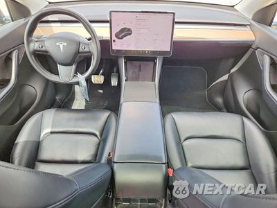 Zdjęcie 8 z 12 samochodu: 2021 TESLA MODEL Y VIN:5YJYGDEE3MF076670 - miniatura
