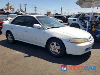 Czwarte zdjęcie samochodu z boku: 1998 HONDA ACCORD EX VIN:1HGCG1652WA020062 - miniatura