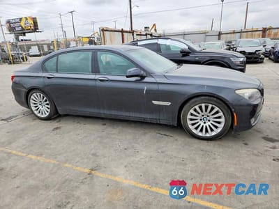 Czwarte zdjęcie samochodu z boku: 2012 BMW 750 LI VIN:WBAKB8C58CC962572 - miniatura