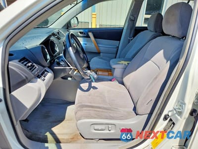 Zdjęcie 7 z 13 samochodu: 2008 TOYOTA HIGHLANDER HYBRID VIN:JTEEW41A982011089 - miniatura