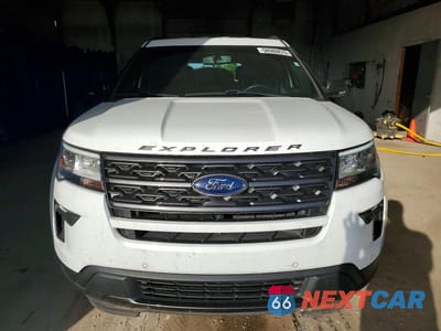 Piąte zdjęcie samochodu w środku: 2018 FORD EXPLORER XLT VIN:1FM5K7D85JGB25766 - miniatura