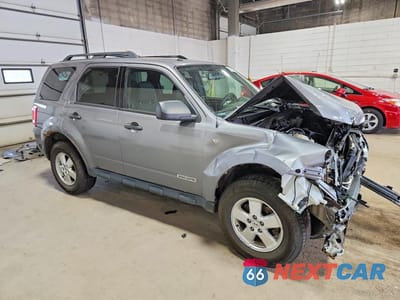 Czwarte zdjęcie samochodu z boku: 2008 FORD ESCAPE XLT VIN:1FMCU93128KE81195 - miniatura