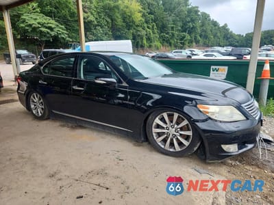 Czwarte zdjęcie samochodu z boku: 2010 LEXUS LS 460 VIN:JTHCL5EF6A5005771 - miniatura