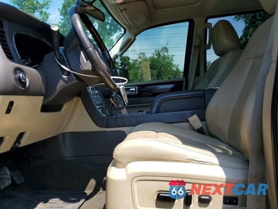 Zdjęcie 7 z 14 samochodu: 2017 LINCOLN NAVIGATOR L RESERVE VIN:5LMJJ3LT5HEL11603 - miniatura