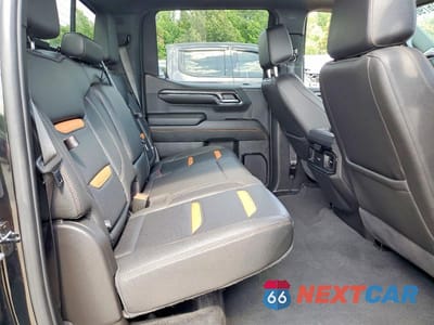 Zdjęcie 10 z 13 samochodu: 2024 GMC SIERRA K1500 AT4 VIN:1GTUUEE86RZ364644 - miniatura