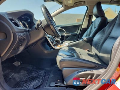 Zdjęcie 7 z 12 samochodu: 2013 VOLVO S60 T5 VIN:YV1612FSXD2210878 - miniatura
