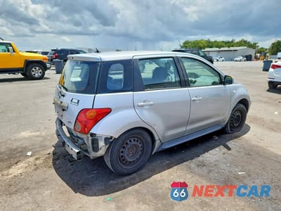 Trzecie zdjęcie samochodu z tyłu: 2005 SCION XA BASE VIN:JTKKT604X50080316 - miniatura