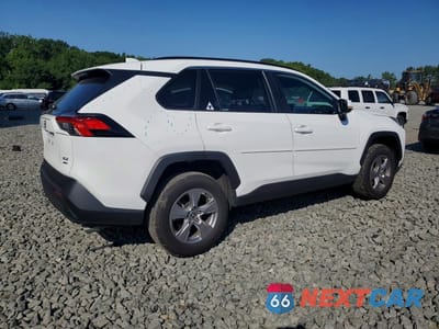 Trzecie zdjęcie samochodu z tyłu: 2025 TOYOTA RAV4 XLE VIN:2T3P1RFV7SW586746 - miniatura