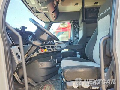 Zdjęcie 7 z 14 samochodu: 2021 FREIGHTLINER CASCADIA 126 SEMI TRUCK VIN:3AKJHHDR8MSMU3924 - miniatura