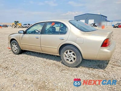 Drugie zdjęcie samochodu z przodu: 1995 NISSAN MAXIMA GXE VIN:JN1CA21D2ST031018 - miniatura